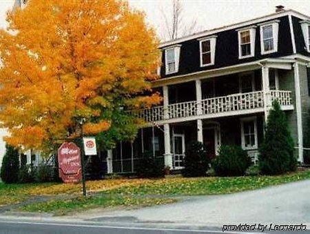 Maplehurst Inn Peterborough エクステリア 写真